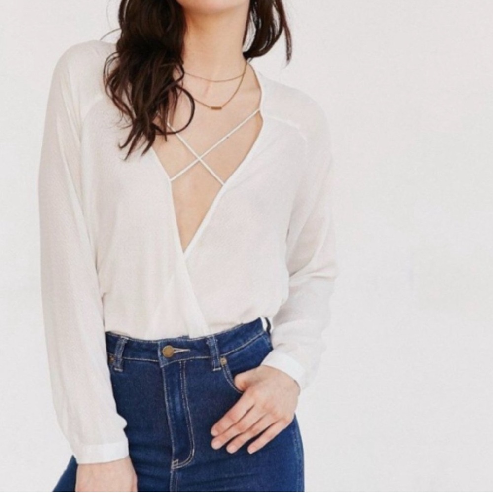 Silence + Noise Women’s Mayfair Surplice Blouse White Size XS